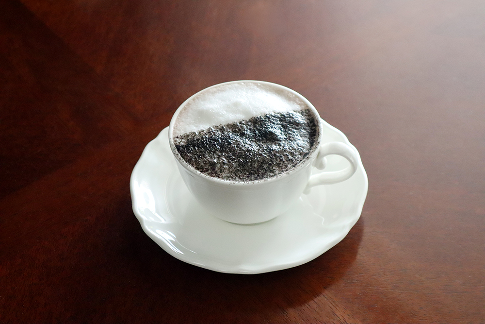 カフェ レックコート_ドリンク_黒ごまココア